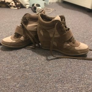 Wedge fashion tennis shoes